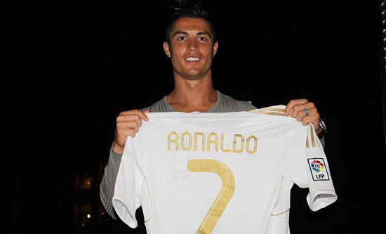 NBA战报：爱德华兹38分，唐斯空砍40分，森林狼115-104击败尼克斯（森林狼115-104力擒尼克斯：爱德华兹砍38分，唐斯轰40分）