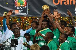 半场战报：巴西2-0塞内加尔，埃斯特旺、卡塞米罗建功