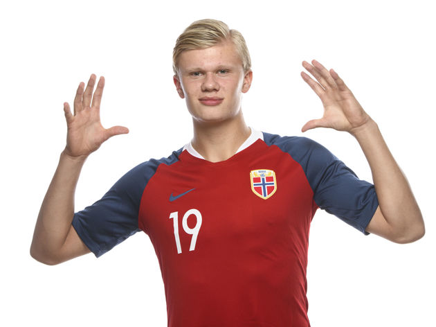 英超将迎第42次首尾对决，此前榜首球队30胜7平4负（英超第42次头尾大战将打响：榜首过往战绩30胜7平4负）