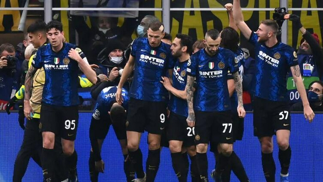 官方：米兰与18岁中场萨拉完成续约；据悉新合同到2030年