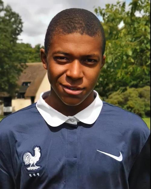 解析旧金山巨人队如何通过精准的对位换人实现“板凳深度最大化”